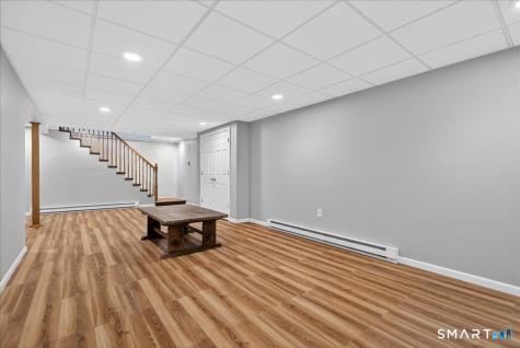 15 Oak Hollow Road Branford CT 06405