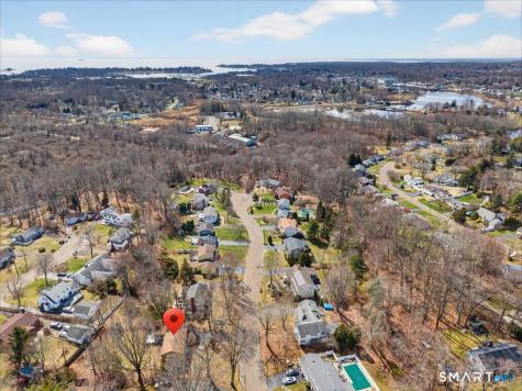 15 Oak Hollow Road Branford CT 06405