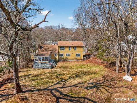 15 Oak Hollow Road Branford CT 06405