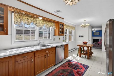 15 Oak Hollow Road Branford CT 06405