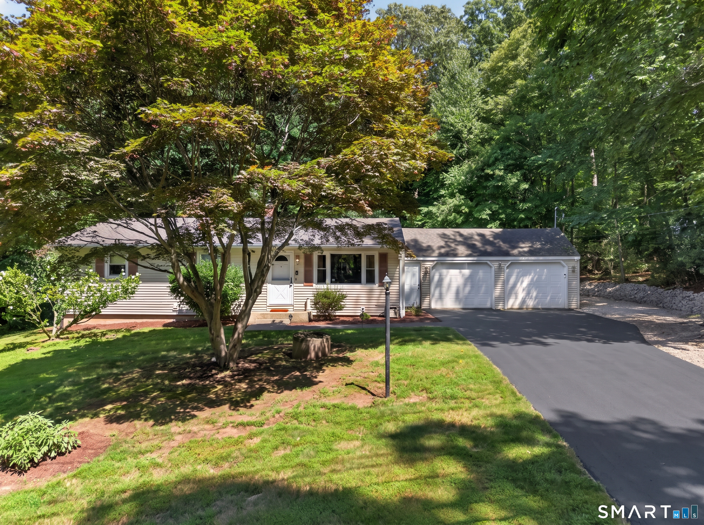 10 Ancient Highway East Lyme CT 06333