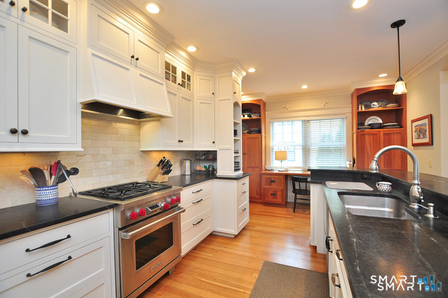 371 North Main Street Suffield CT 06078