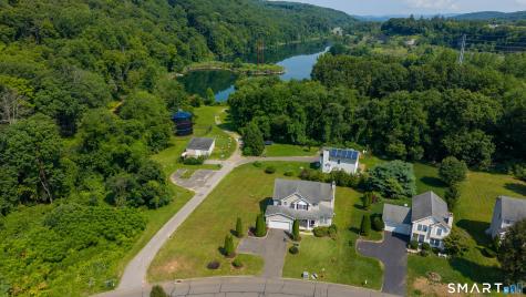 63 Meadow Brook Road Brookfield CT 06804