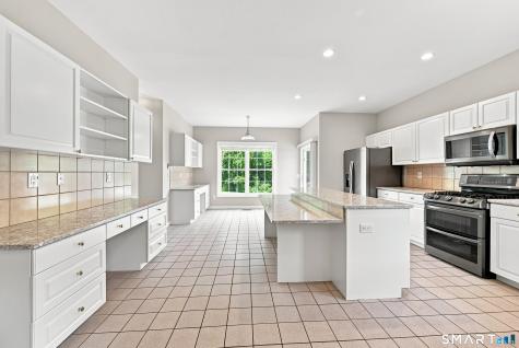 63 Meadow Brook Road Brookfield CT 06804