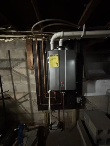 10 Pattagansett Court East Lyme CT 06357