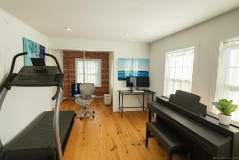 10 Pattagansett Court East Lyme CT 06357