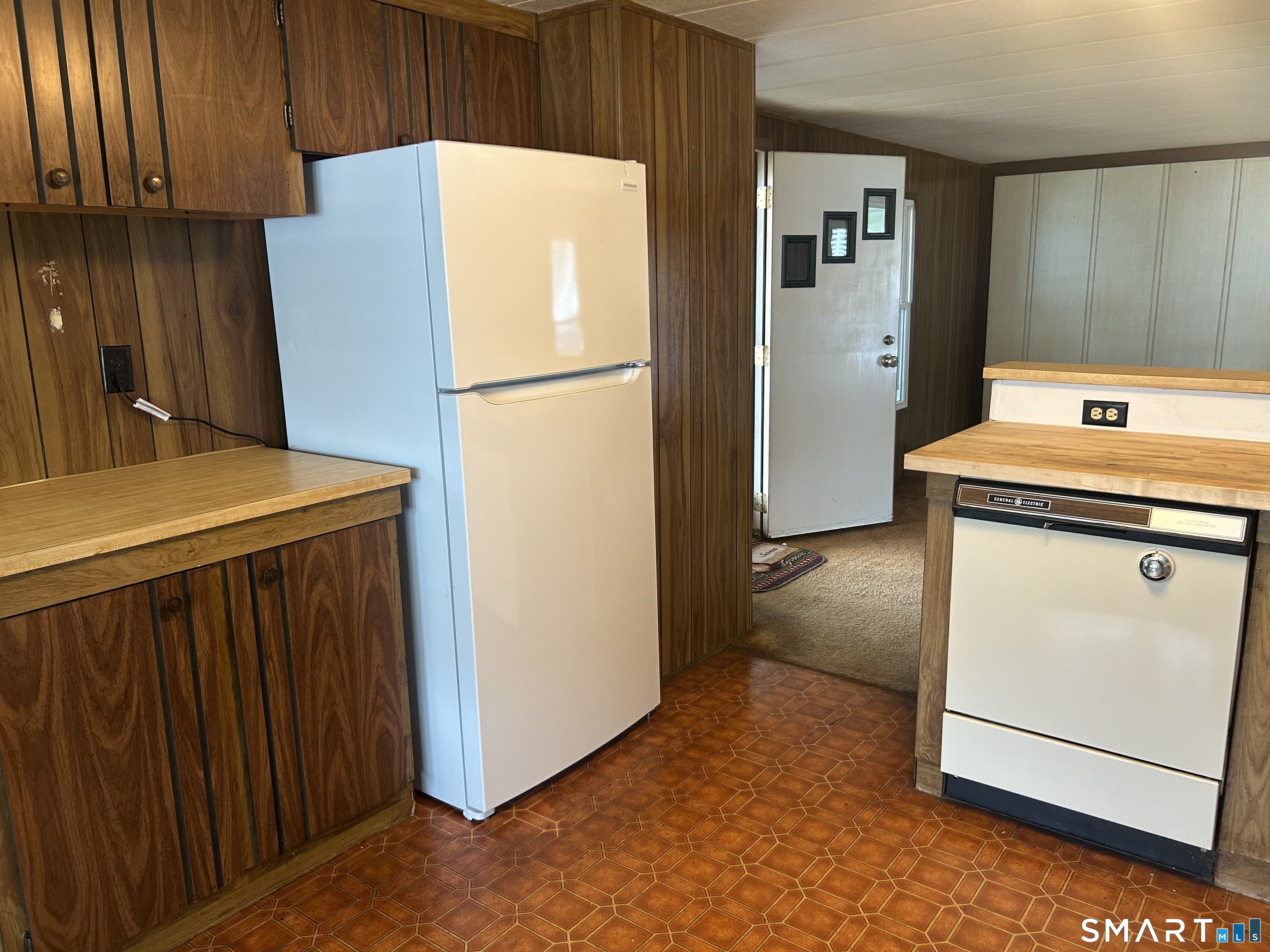 28 Cheyenne Road East Hartford CT 06118