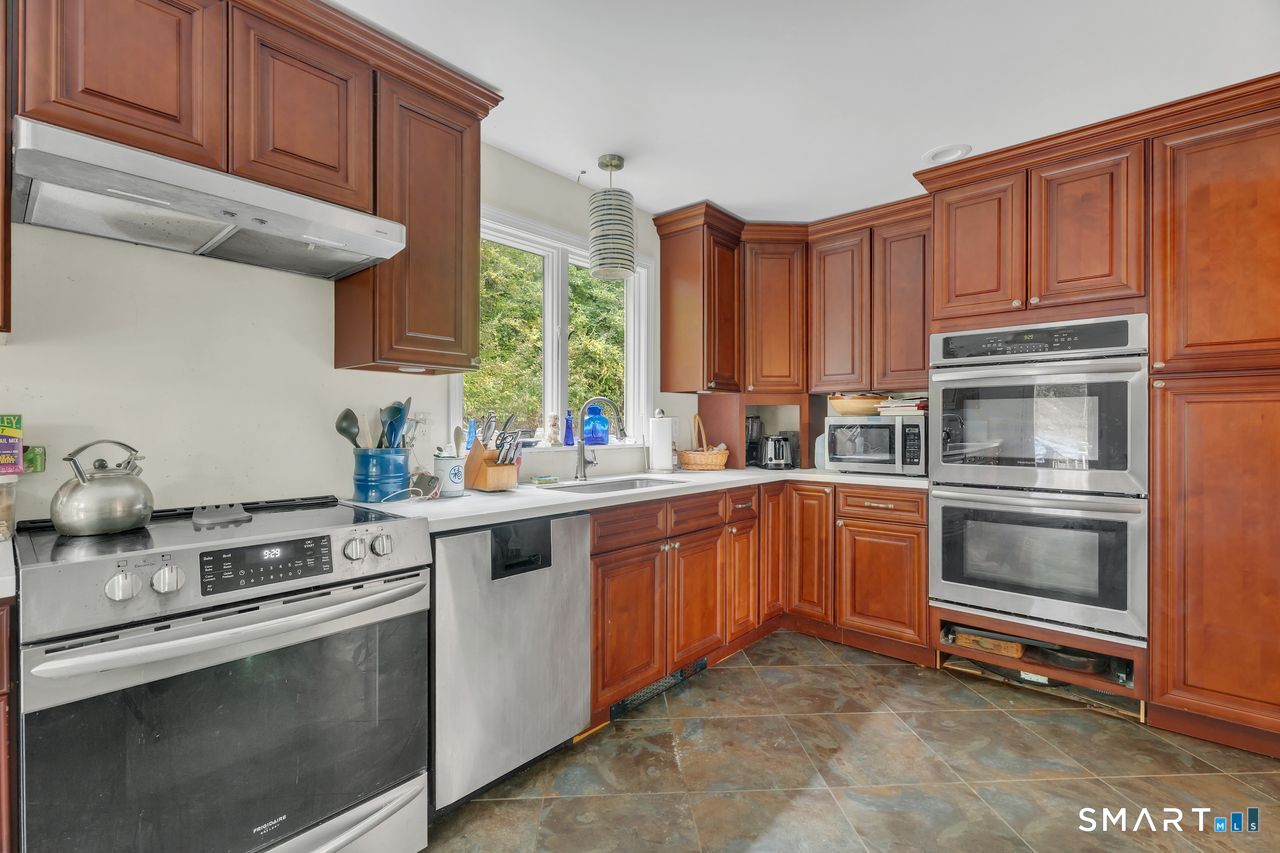 72 Winter Avenue Deep River CT 06417