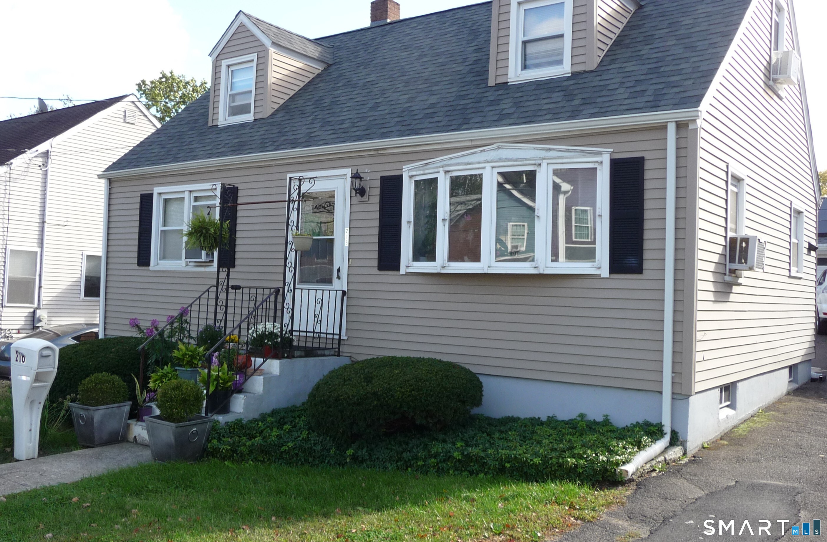 216 Granfield Avenue Bridgeport CT 06610