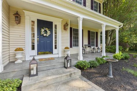 81 Valley Stream Lane Southbury CT 06488