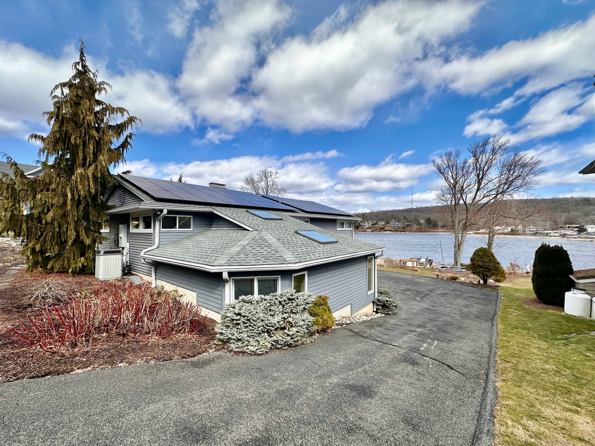 80 North Lake Shore Drive Brookfield CT 06804