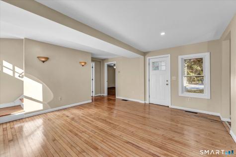 364 Bidwell Street Manchester CT 06040
