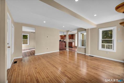364 Bidwell Street Manchester CT 06040
