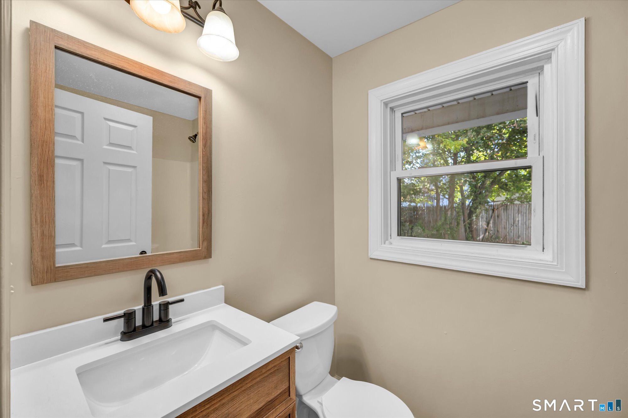 364 Bidwell Street Manchester CT 06040