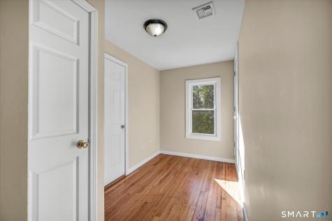364 Bidwell Street Manchester CT 06040