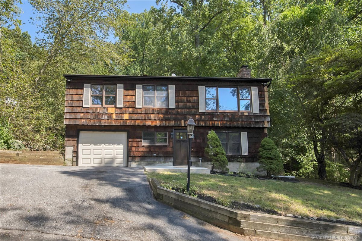 19 Kanungum Trail Shelton CT 06484