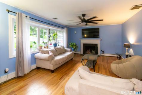 23 Great Neck Road Trumbull CT 06611