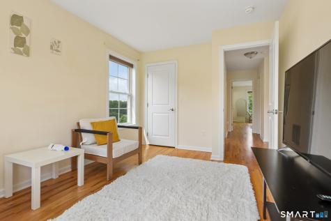 34 Lexington Gardens North Haven CT 06473