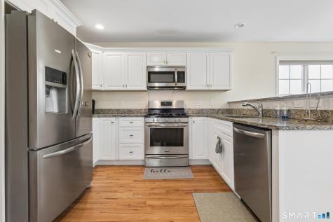 34 Lexington Gardens North Haven CT 06473