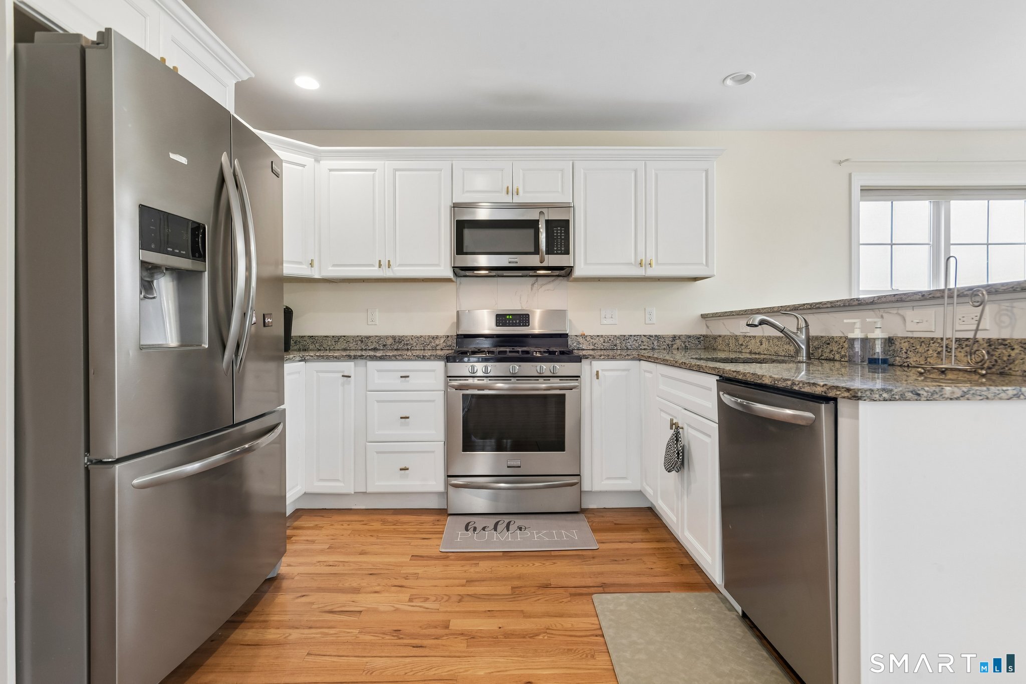 34 Lexington Gardens North Haven CT 06473