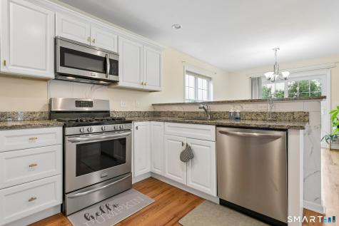 34 Lexington Gardens North Haven CT 06473