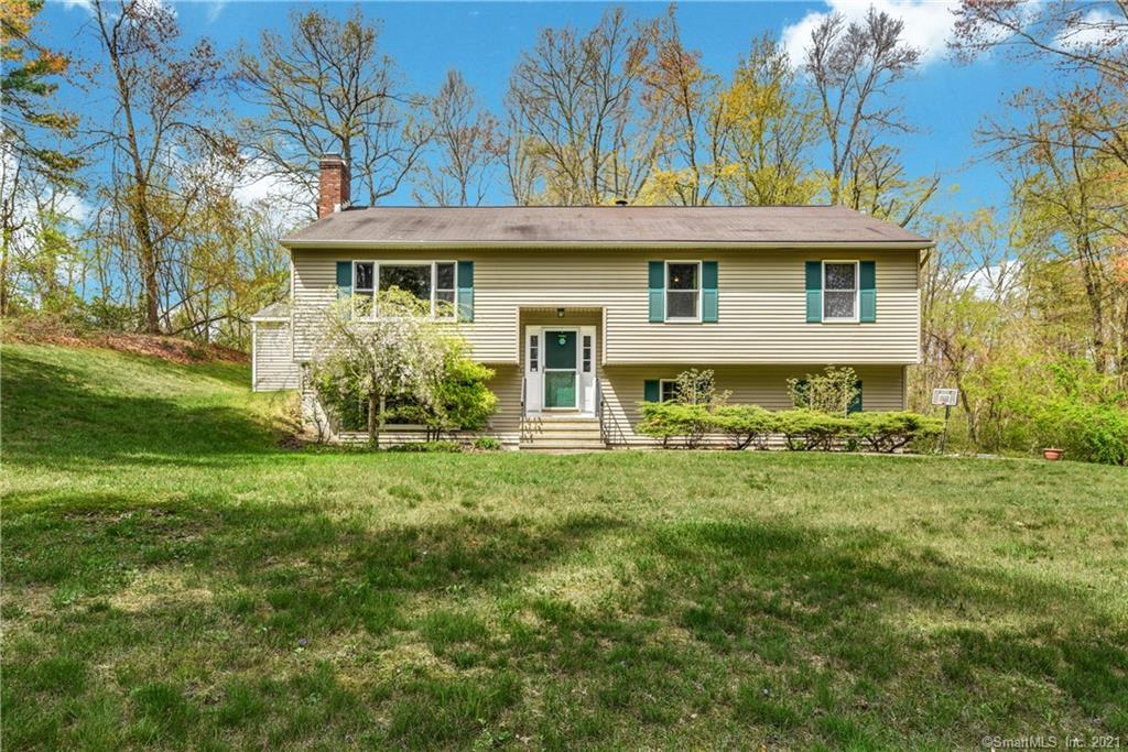 24 Turkey Hill Road Newtown CT 06470
