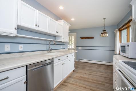 37 Greenwood Road Windsor Locks CT 06096