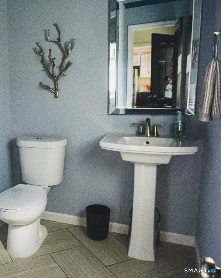 46 Clarence Court Middletown CT 06457