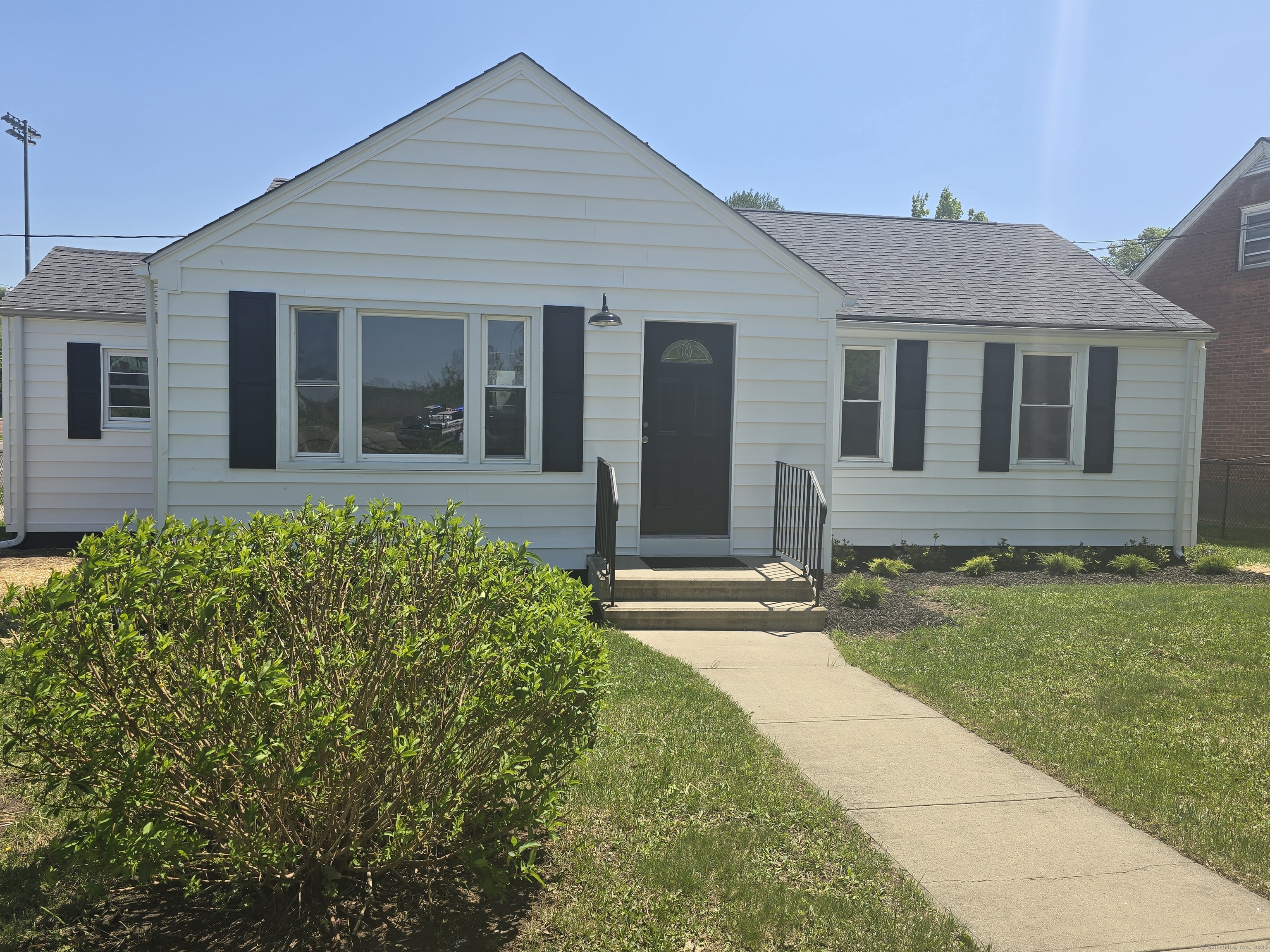 523 Newhall Street Hamden CT 06517