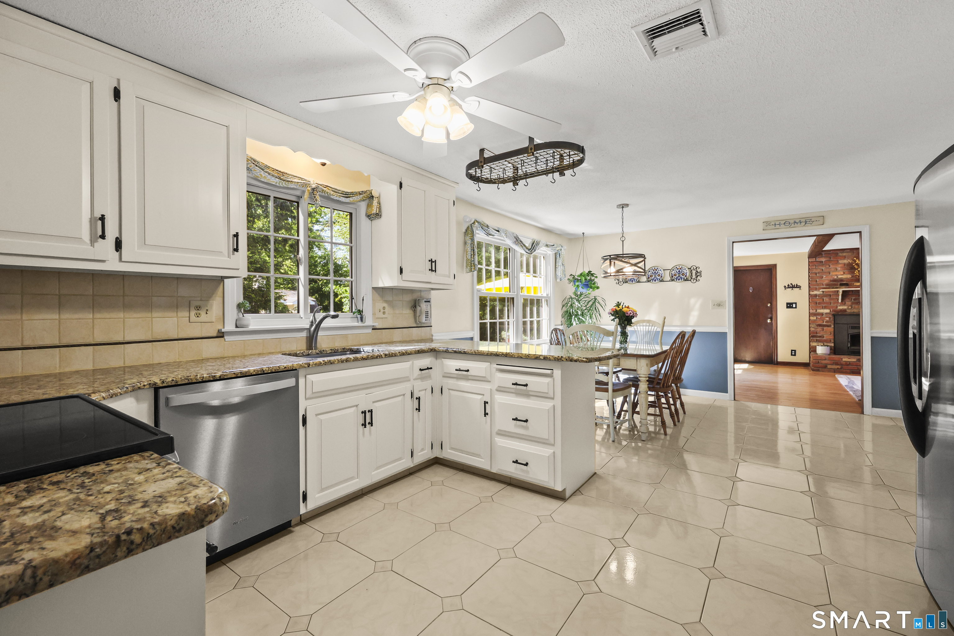 17 Briar Hill Road Avon CT 06001