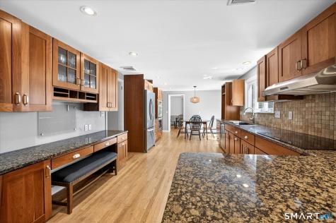 22 Fox Den Road Simsbury CT 06092
