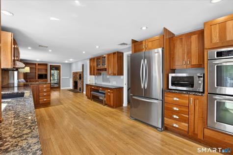22 Fox Den Road Simsbury CT 06092