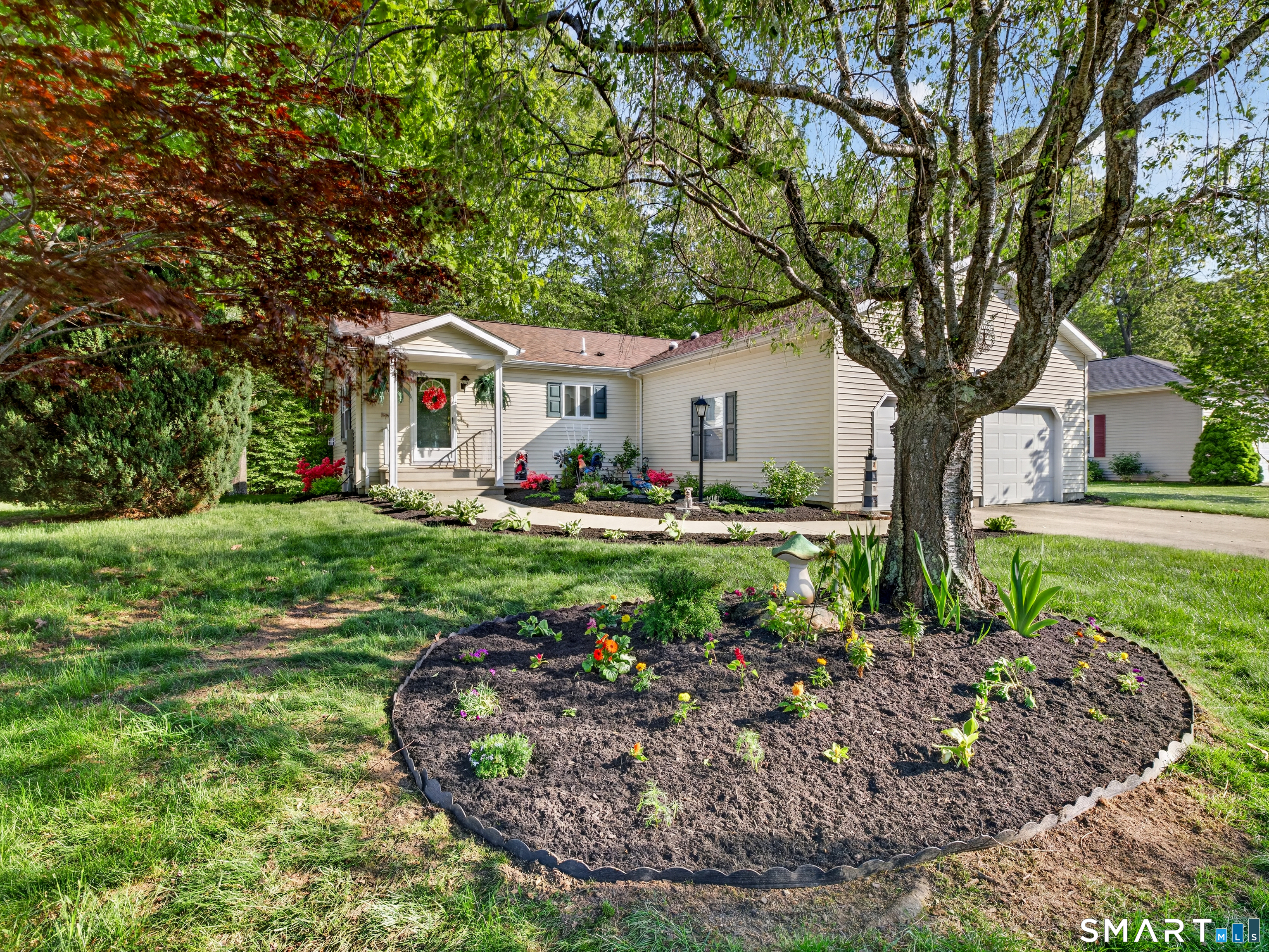 32 Indian Hill Road Montville CT 06382