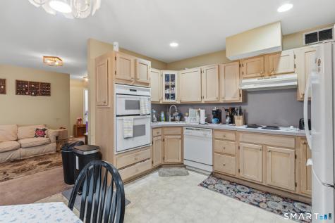 29 Ancient Highway Oxford CT 06478