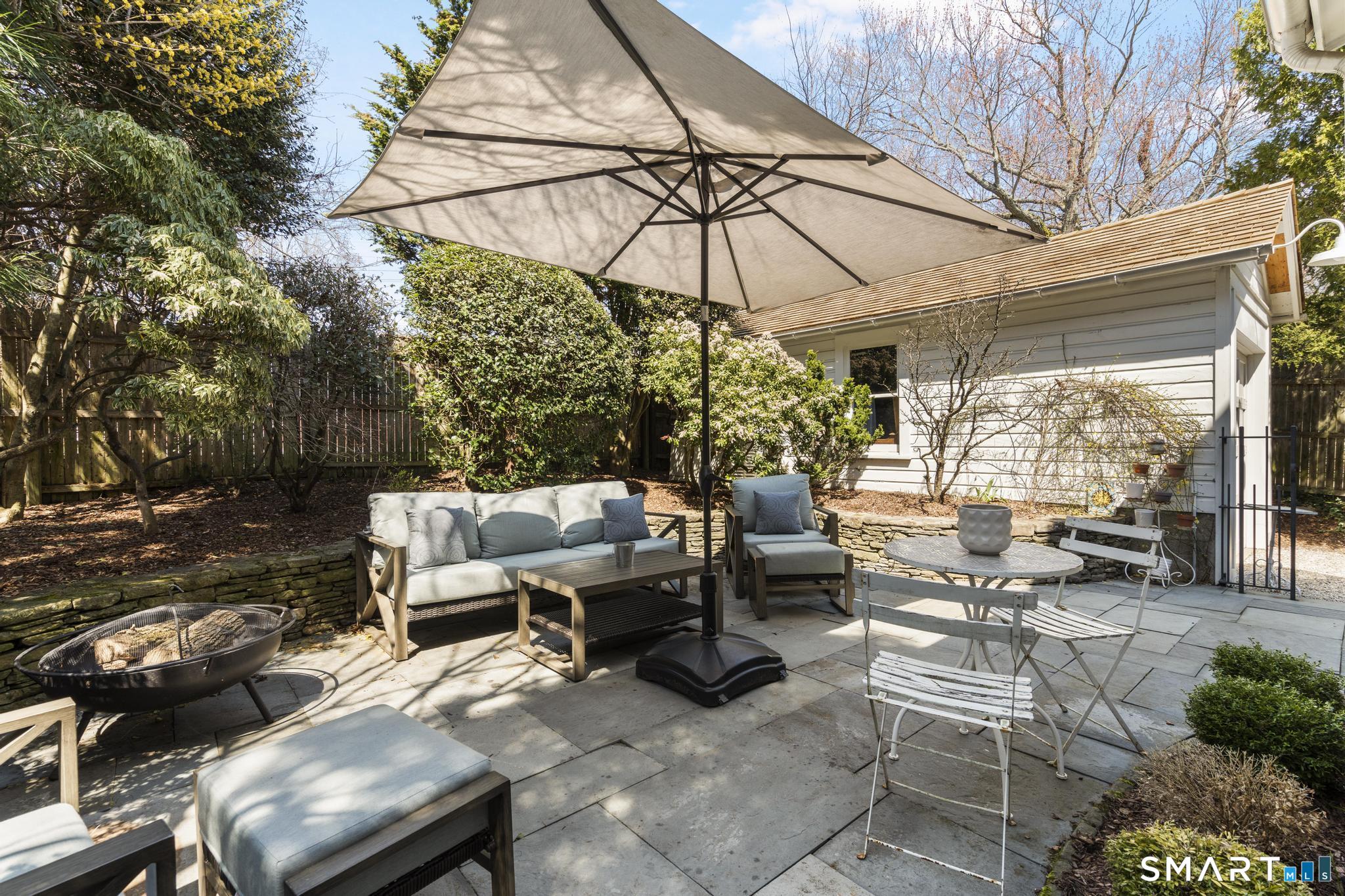 494 Pequot Court Fairfield CT 06890
