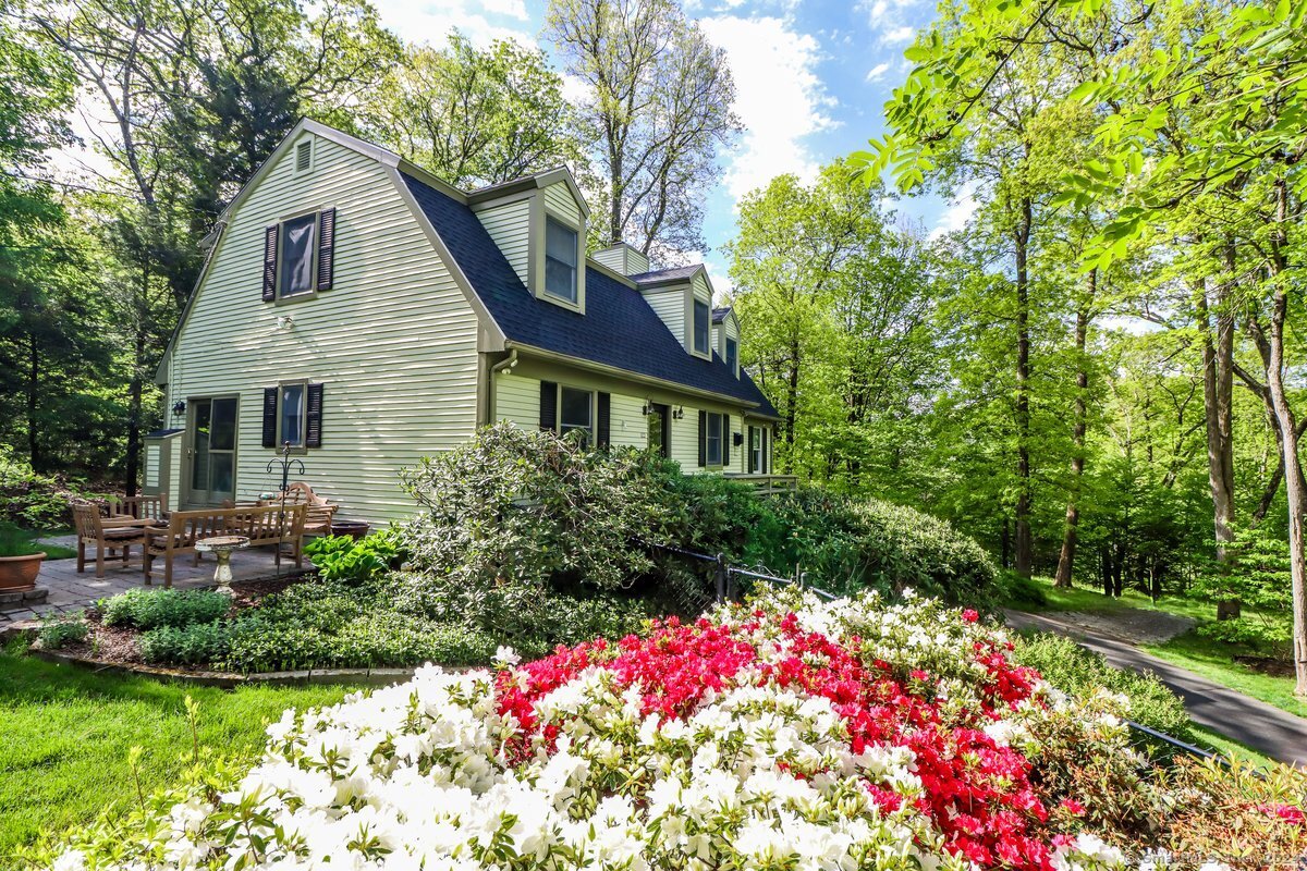 46 Inglenook Road New Fairfield CT 06812
