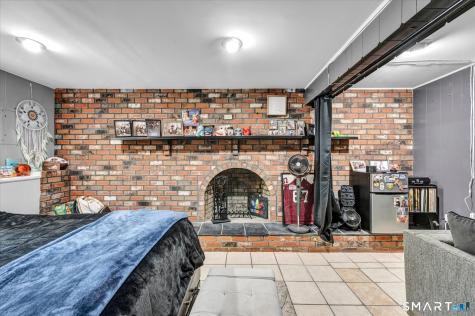 25 Spruce Street Meriden CT 06451