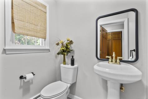 10 Butternut Drive Bloomfield CT 06002