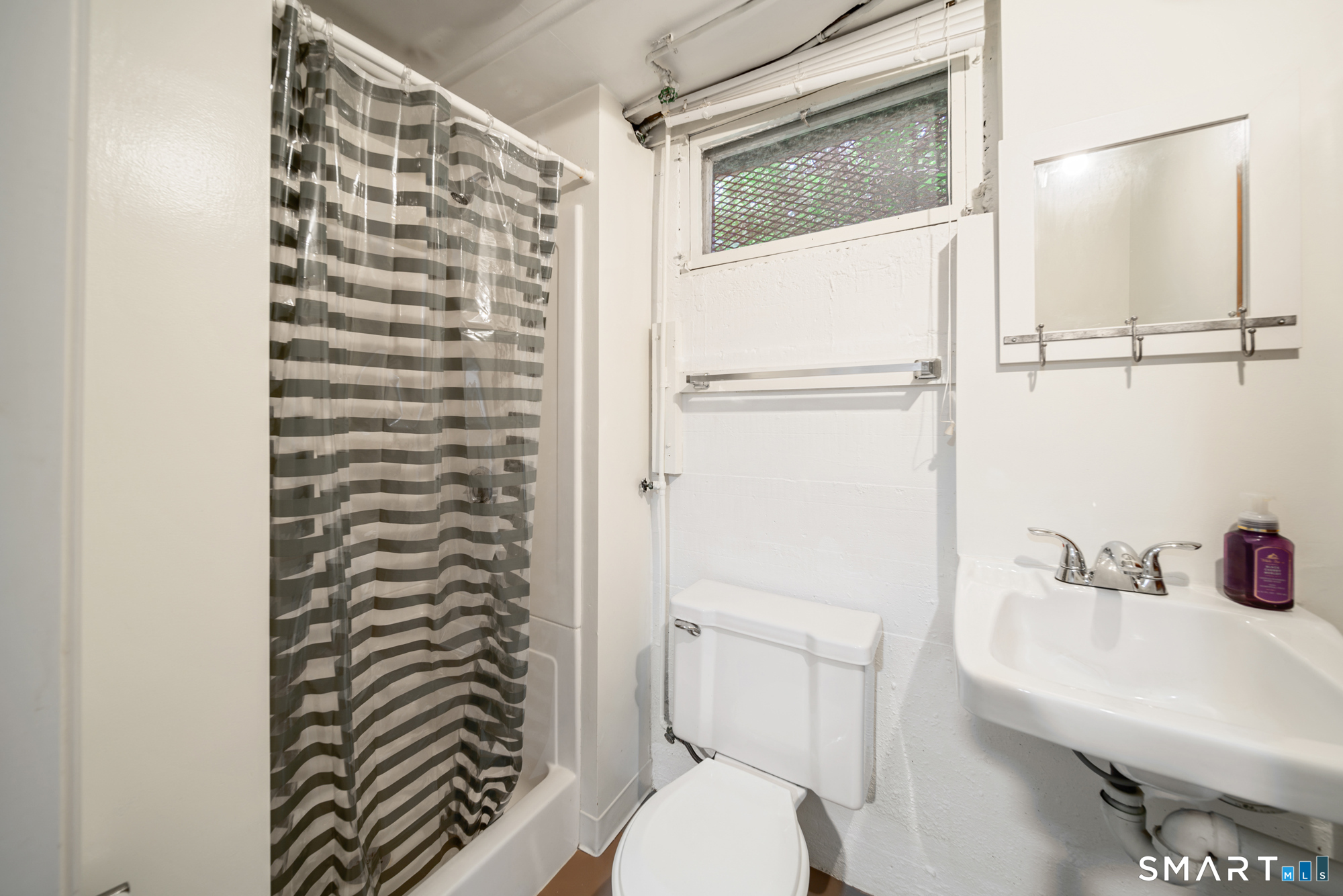 223 North Street Windsor Locks CT 06096