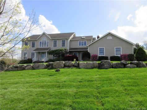 27 Huntington Drive Danbury CT 06811