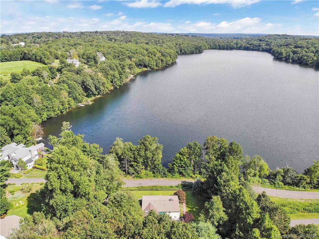 16 Taunton Lake Road Newtown CT 06470