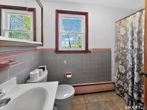 41 Gail Drive North Haven CT 06473