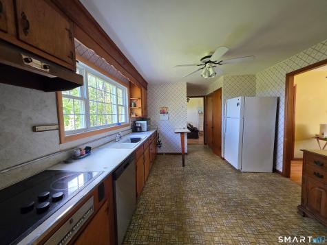 41 Gail Drive North Haven CT 06473
