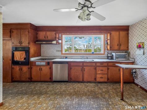 41 Gail Drive North Haven CT 06473