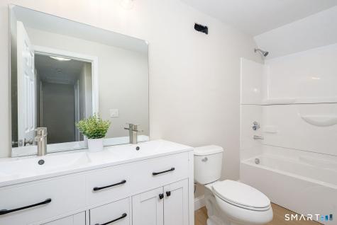 193 East Franklin Street Killingly CT 06239