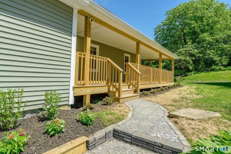 193 East Franklin Street Killingly CT 06239