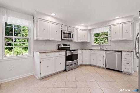 2190 Huntington Turnpike Trumbull CT 06611