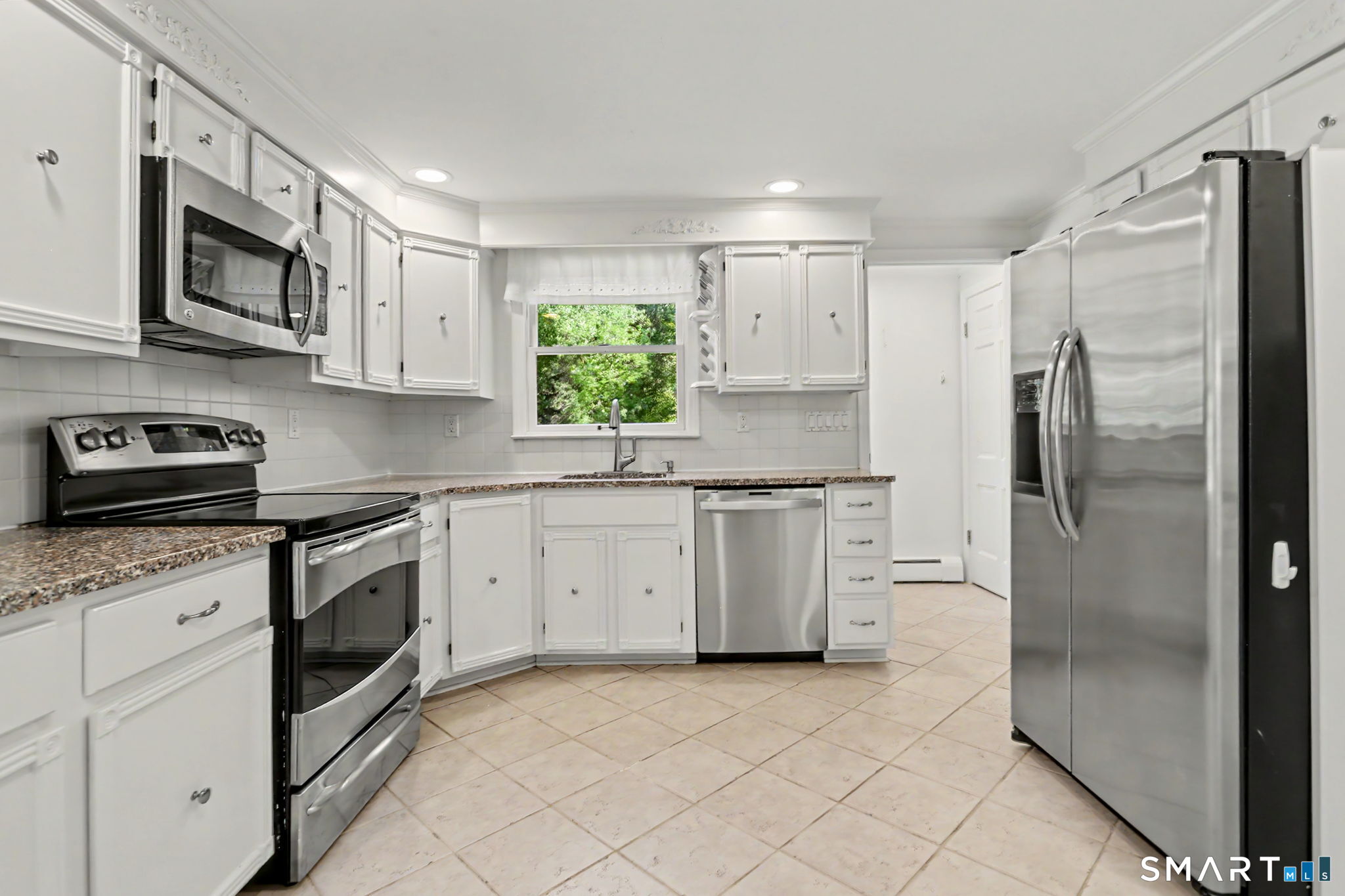 2190 Huntington Turnpike Trumbull CT 06611