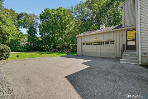2190 Huntington Turnpike Trumbull CT 06611