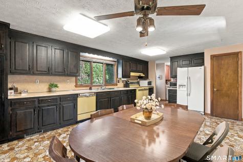 28 Angela Drive Wethersfield CT 06109